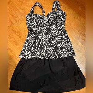 2/$30 NWOT - Christina Swim 2 Piece Set(US 8)
